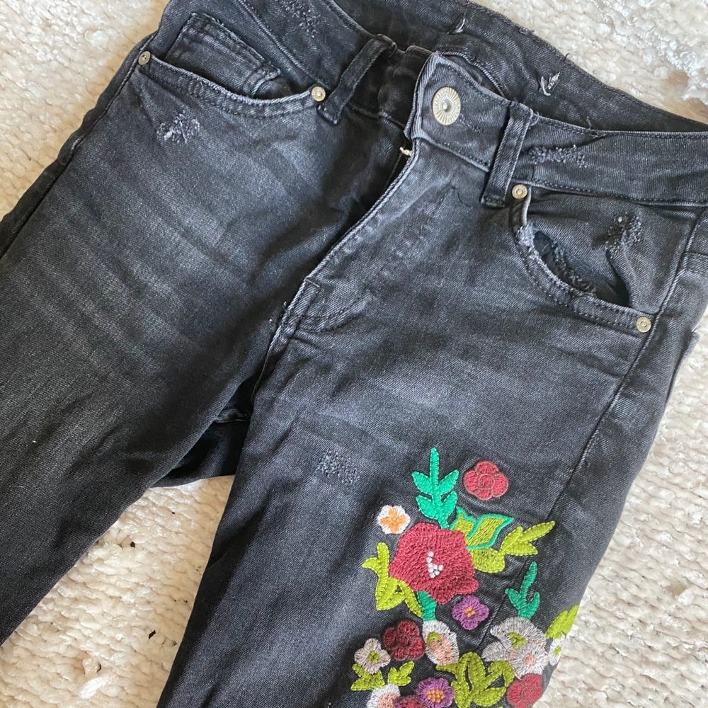 Zara black embroidered jeans with ripped ankles